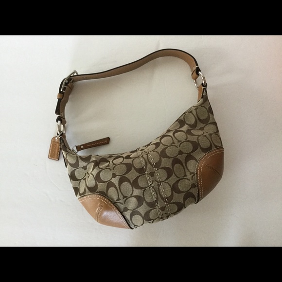 Coach Outline Signature Zip Shoulder Bag - Picture 2 of 5